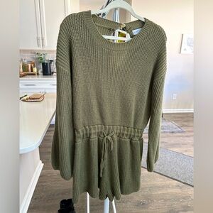 Petal + pup M/L one piece sweater short romper